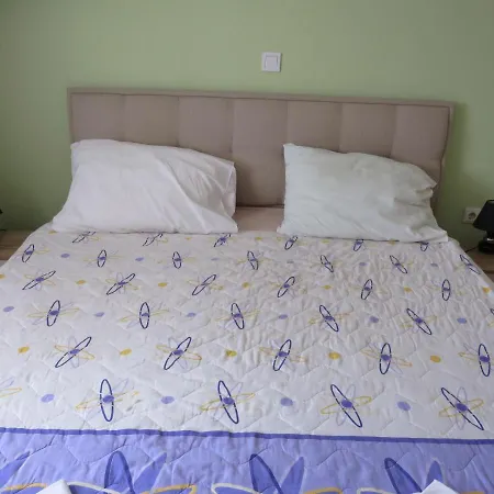 Ante Apartment *