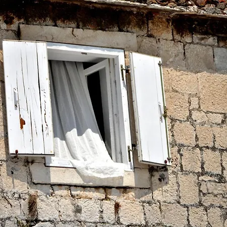 Apartment Ante *