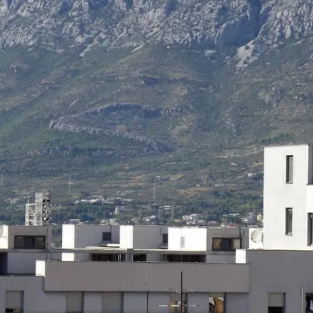 Ante Apartment Split